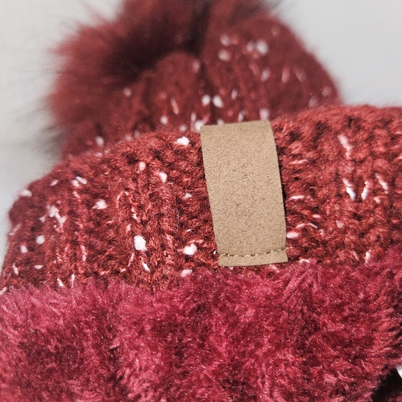 💌 LCZTN Pom Pom Hat Slouchy Cable Knit Tobogan Ski Hat Burgundy - Picture 10 of 10